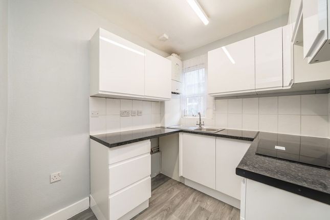 145A, Hillside, London photo 3
