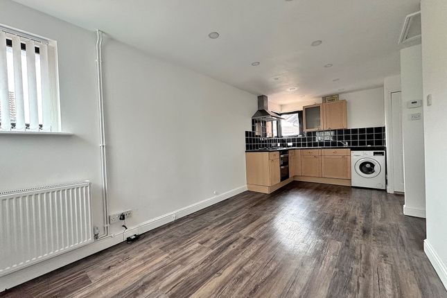 14 Phillip Court, Milton Keynes photo 3