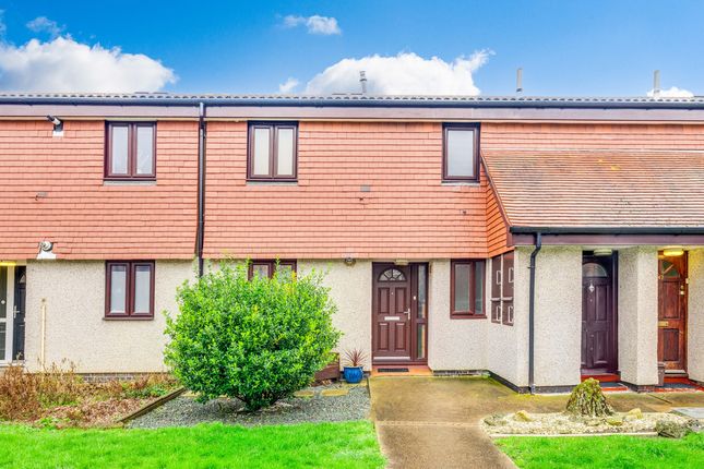 Thumbnail Flat for sale in Buttermere Close, Morden