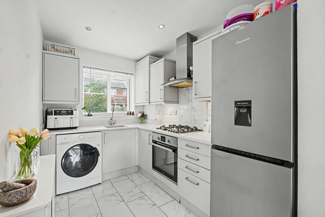 11, Barnfields Court, Sittingbourne photo 5