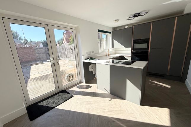 5, Faraday Road, Portsmouth photo 4