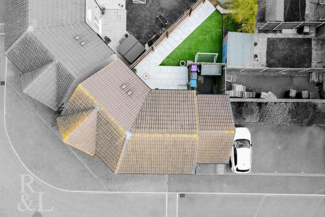 12, Mountain Ash Crescent, Nottingham photo 2