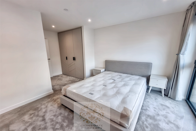 5 Darter House, Anax Street, London photo 5