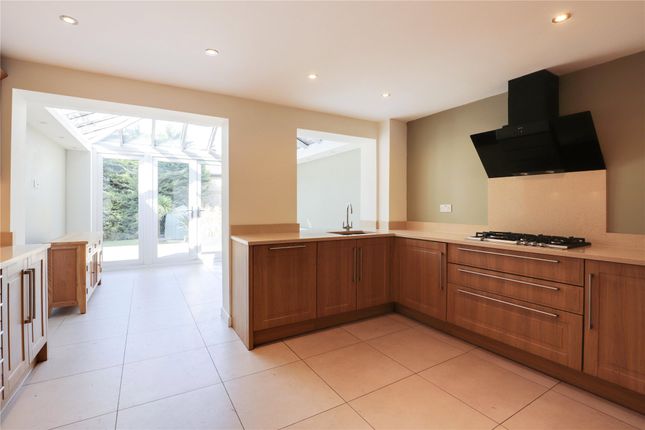 28, Westcombe Close, Bracknell photo 3