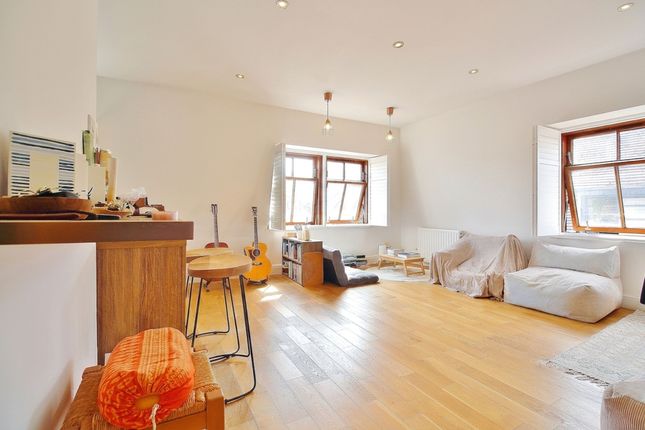 Flat 20, Osprey House Lower Square, Isleworth photo 2