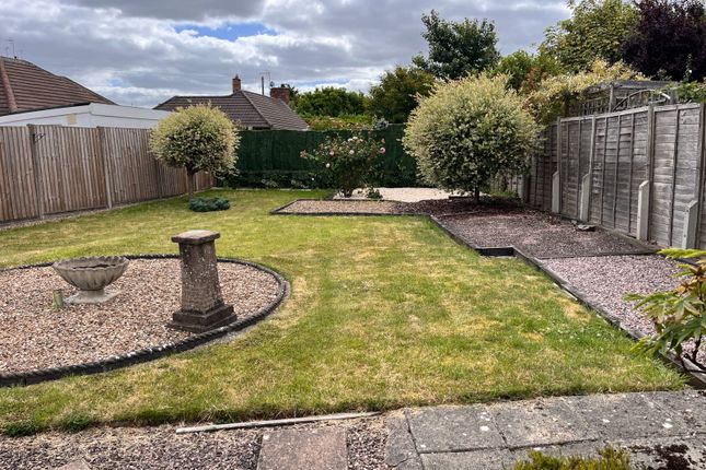2, Oakside Crescent, Leicester photo 2