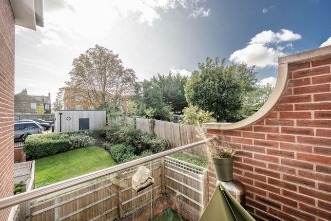 Flat 5 Braeburn Court, 1A Cunningham Park, Harrow photo 3