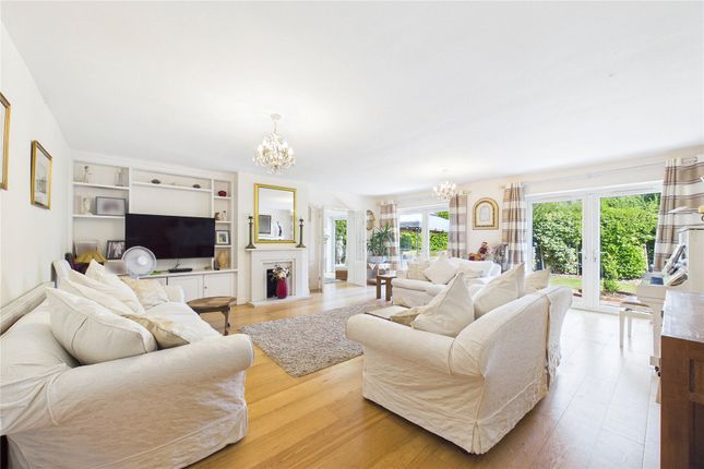 2, Little Orchard, Surrey photo 3