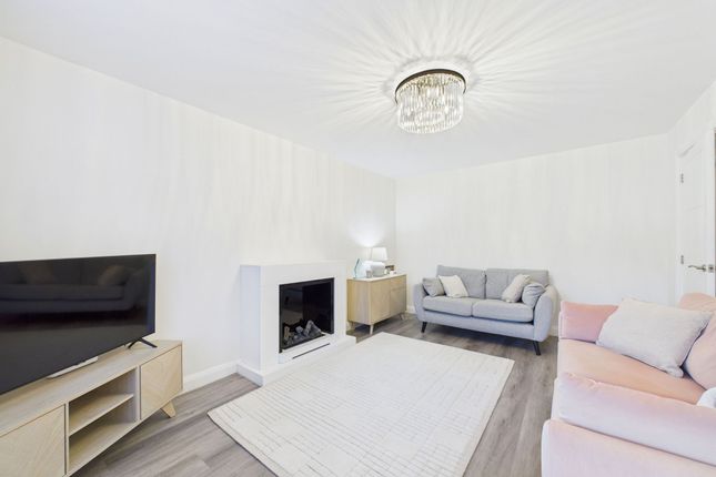 14 Meadow Walk, Workington photo 4