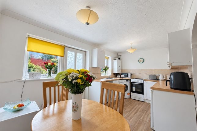 35 Balls Road, Prenton photo 3