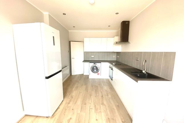 Flat D, 7, Market Place, Warwickshire photo 3