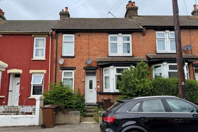 2-bed flat on 9 Maple Avenue, Gillingham, £220,000