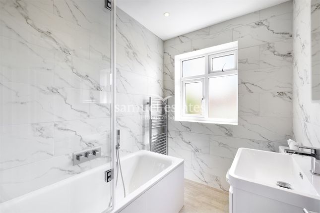 27, Homefield Gardens, Mitcham photo 4