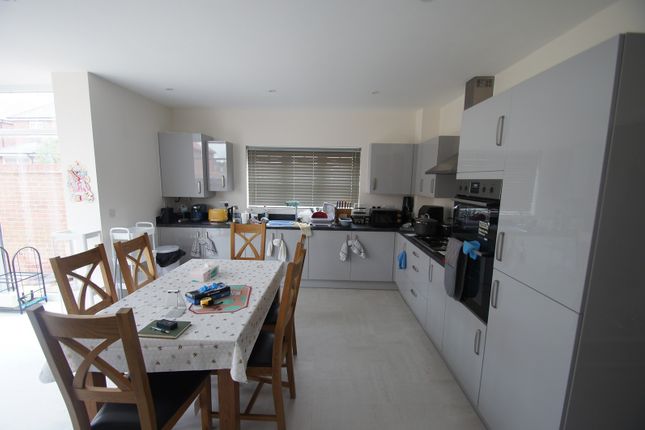 27, Standingwood Road, Ellesmere Port photo 4