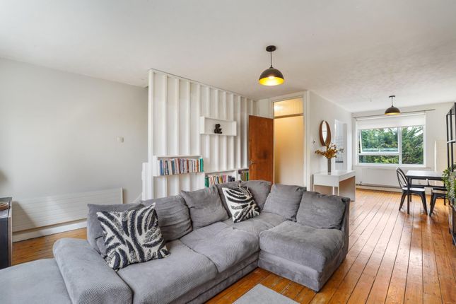 10, Forestholme Close, London photo 3