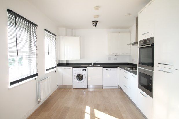 Flat to rent in Rainbow Road, Erith