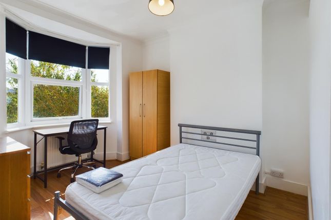 Wakefield Road, Brighton photo 5