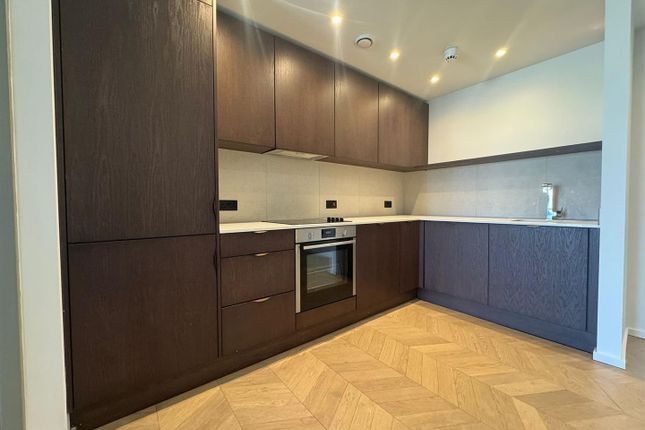 1F Spinners Way, Manchester photo 3