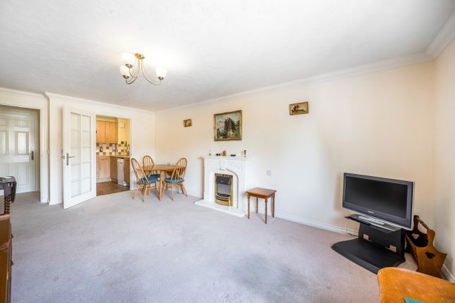 Flat 18, Cornerway Lodge,, Headley Road, Surrey photo 4