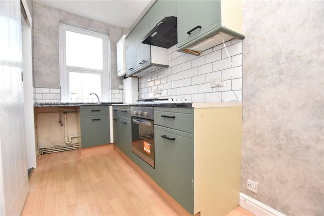 82, Springfield Road, Leeds photo 5