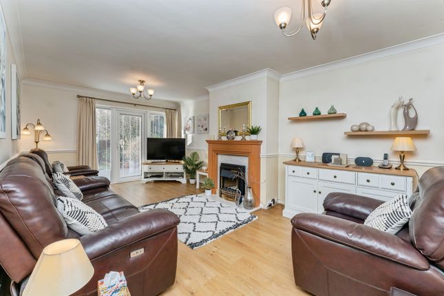 4, Walnut Close, Chester photo 3