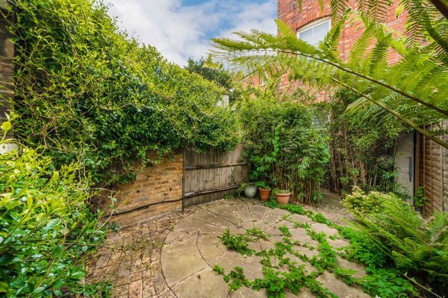 2A, Hillfield Road, London photo 2