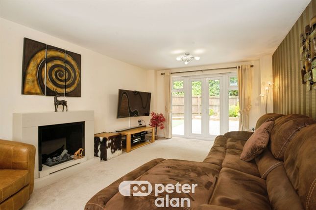 13, Poppy Field Avenue, Cwmbran photo 4
