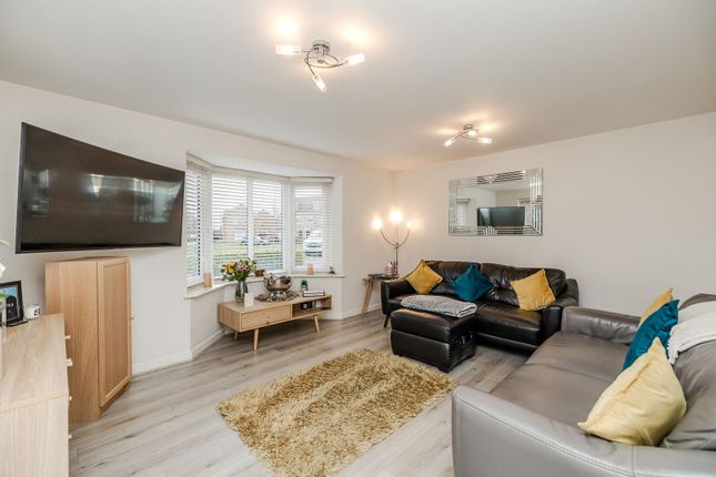 24, Hall Drive, Newcastle Upon Tyne photo 2