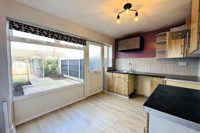 49, Field Avenue, Selby photo 3