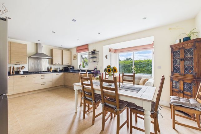 30 Budding Way, Dursley photo 2
