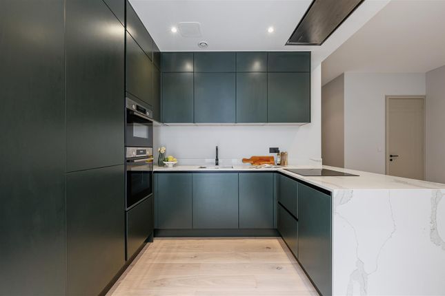 Flat for sale in Kenyon Street, London