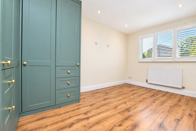 11, Barnwood Road, Guildford photo 4