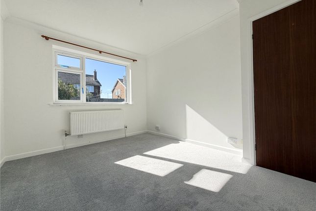 19, Manfield Gardens, Clacton-on-Sea photo 4