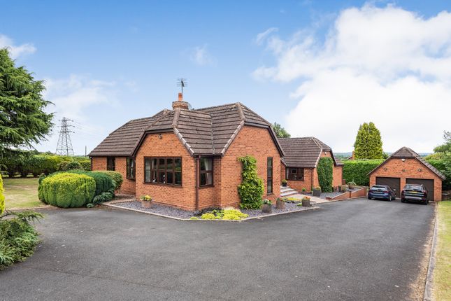 4 bed detached bungalow for sale in Manor Lane, Waresley, Kidderminster DY11