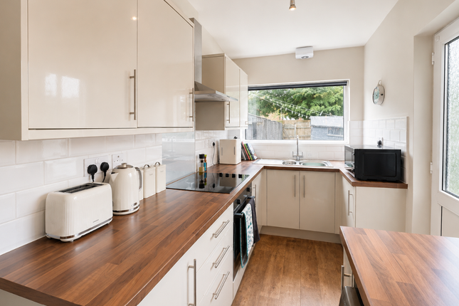 17 Edgeware Avenue, Hull photo 5