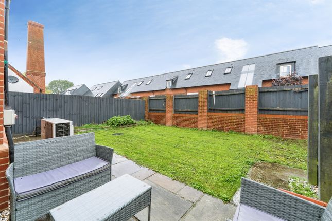 Hall Farm Close, Thetford photo 2