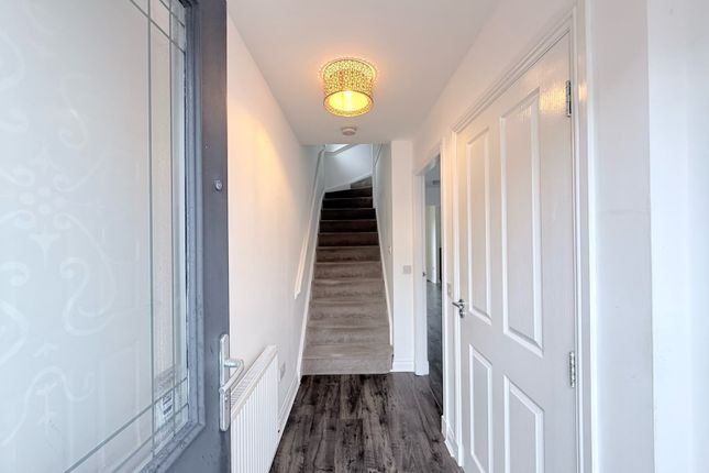 49, Wester Newlands Drive, Reddingmuirhead photo 2