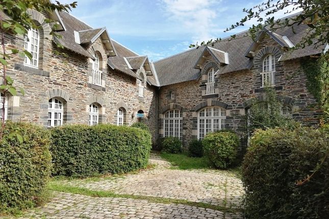 Office for sale in 22530 Mûr-De-Bretagne, Côtes-D'armor, Brittany, France