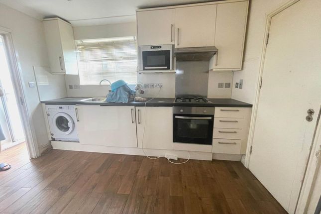 Flat to rent in The Broadway, Southall
