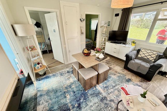 6 Florida Holiday Park, Back Market Lane, Hemsby photo 2
