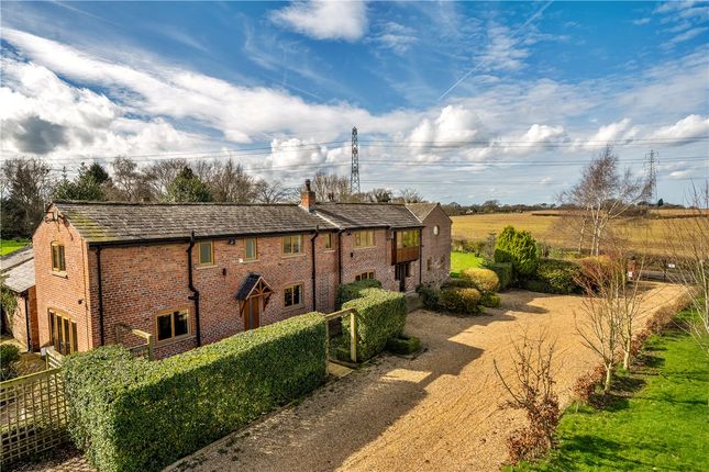 Thumbnail Barn conversion to rent in Boothbank Lane, Agden, Altrincham, Cheshire