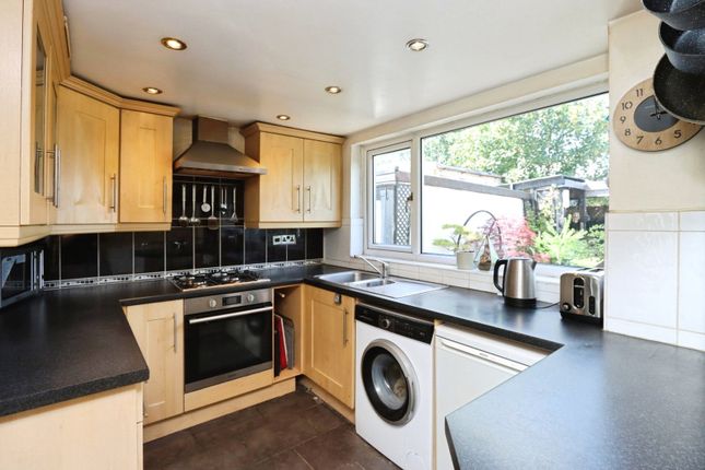8, Rothervale Close, South Yorkshire photo 4