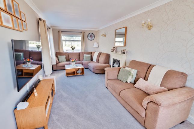 25, Longfellow Road, Sedgley photo 4