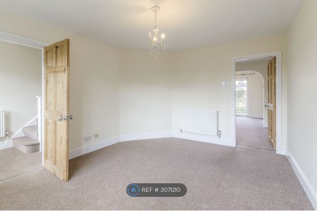 St Saviours Road, Kettering photo 3