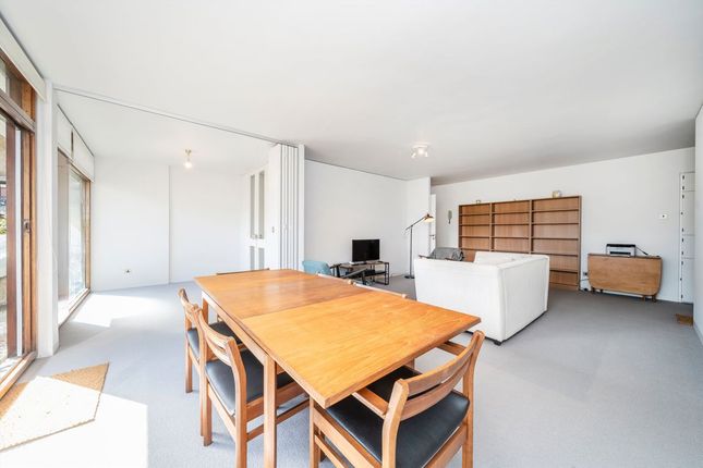 Flat 209, Seddon House, Barbican, London photo 4