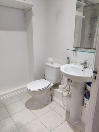 Flat for sale in Bluepoint Court, Station Road, Harrow