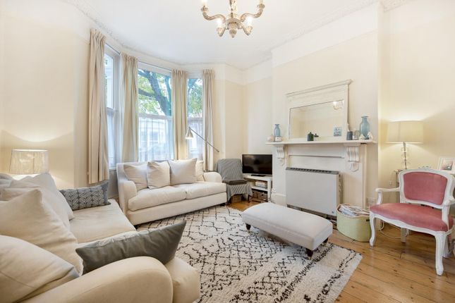 Thumbnail Flat to rent in Keildon Road, London