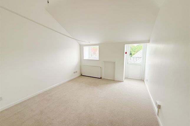 Flat 7 Lexden Lodge, Crowborough Hill, Crowborough photo 2
