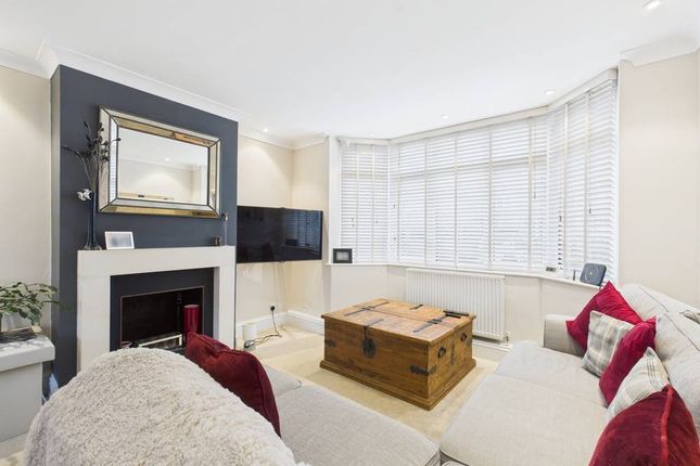130, Gaston Way, Surrey photo 2
