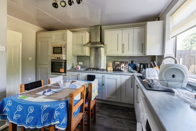 189, Brooklands Avenue, Leeds photo 4